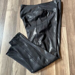 Victoria Secret’s PINK Pure Black Shine Leggings SZ Large